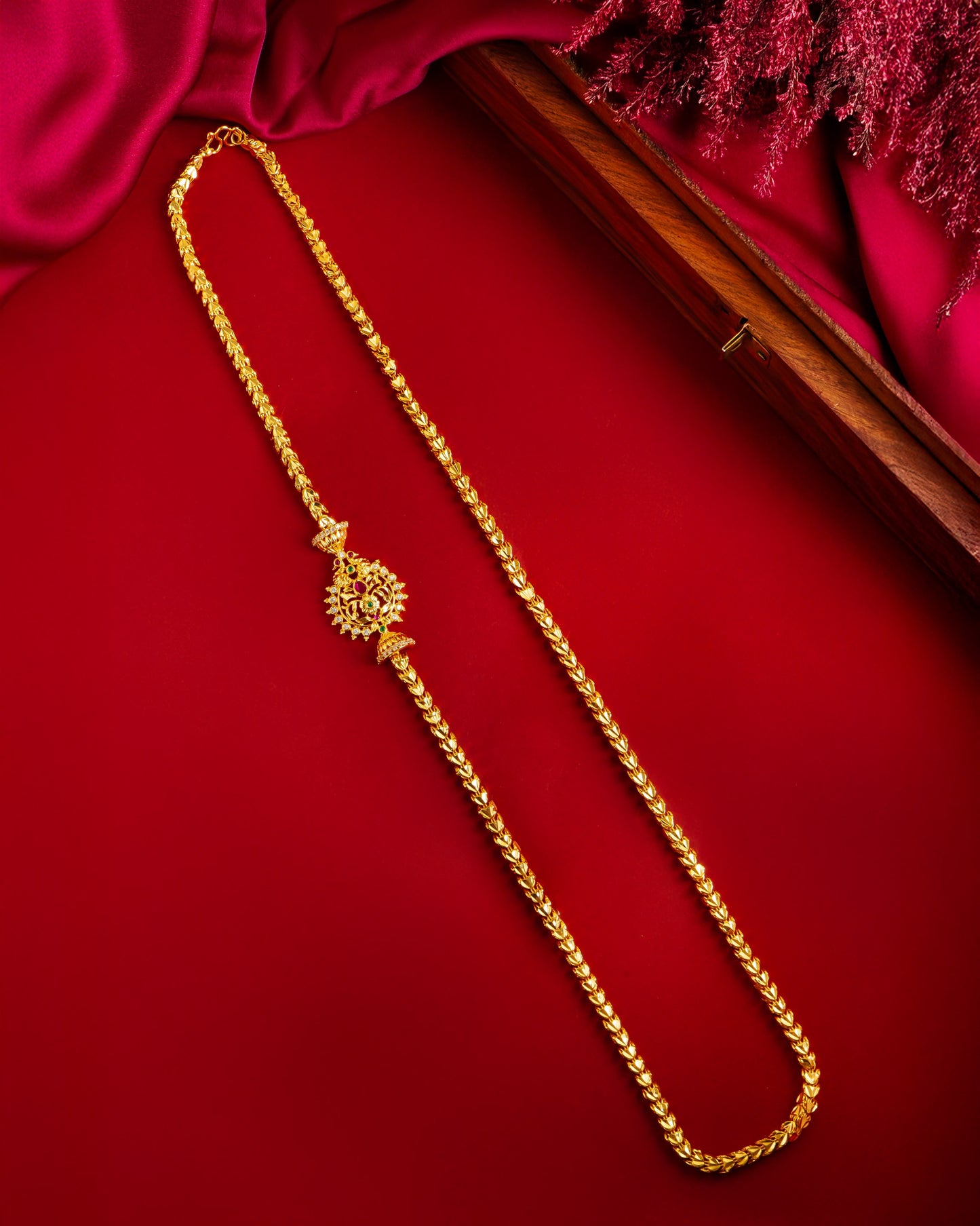 Simple Gold-Plated Floral Motif Mop (Mugappu) Chain Necklace