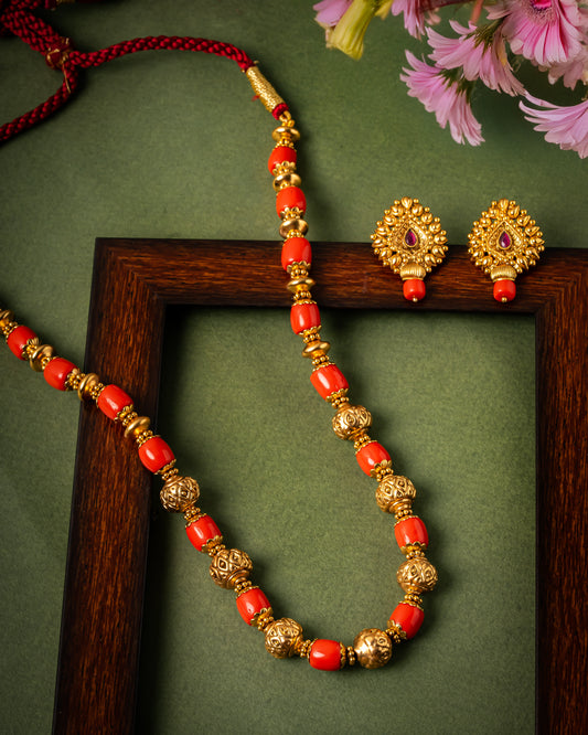 Handcrafted Antic Jewellery Necklace with Plain Coral Beads