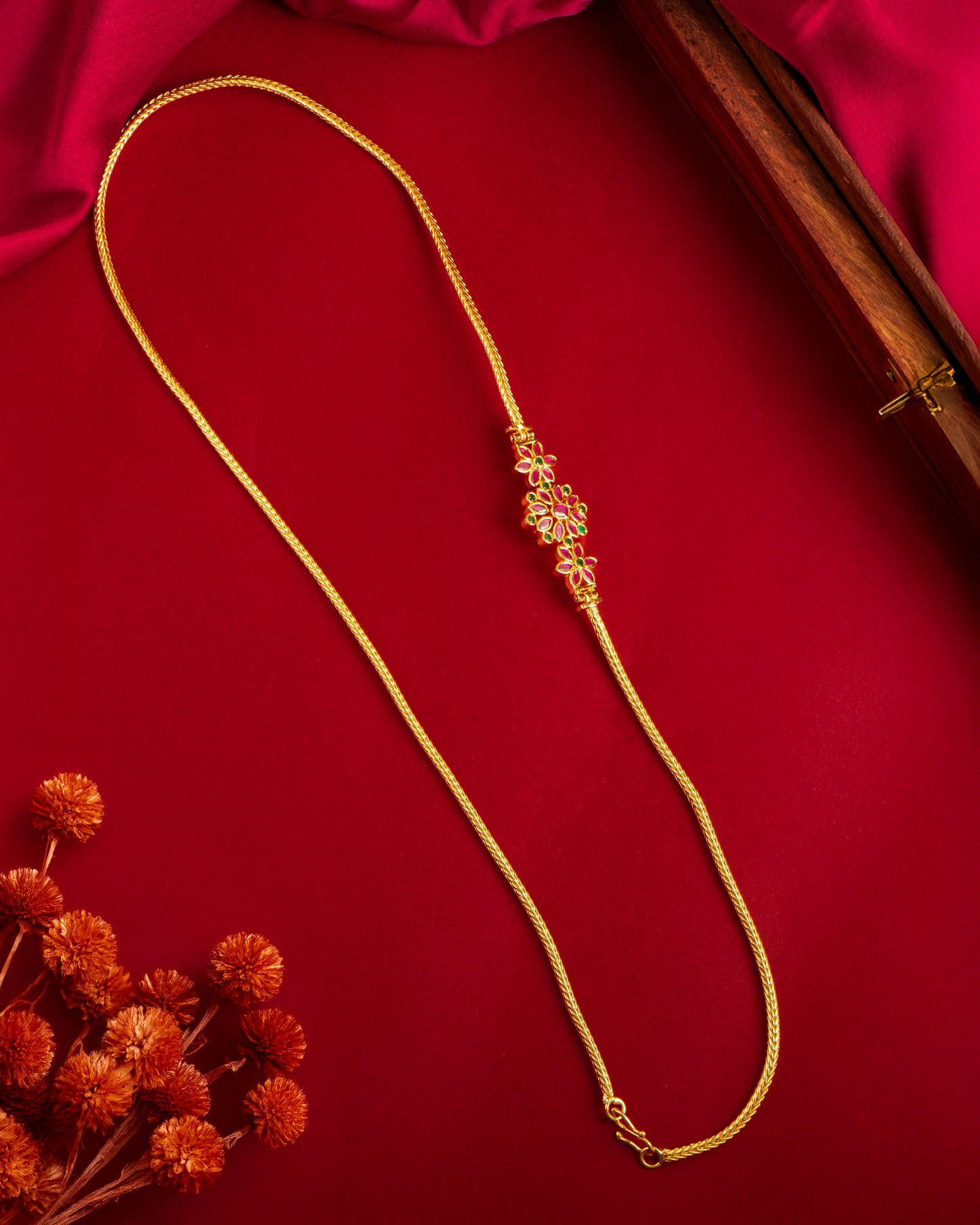 Simple Gold-Plated Floral Motif Mop (Mugappu) Chain Necklace